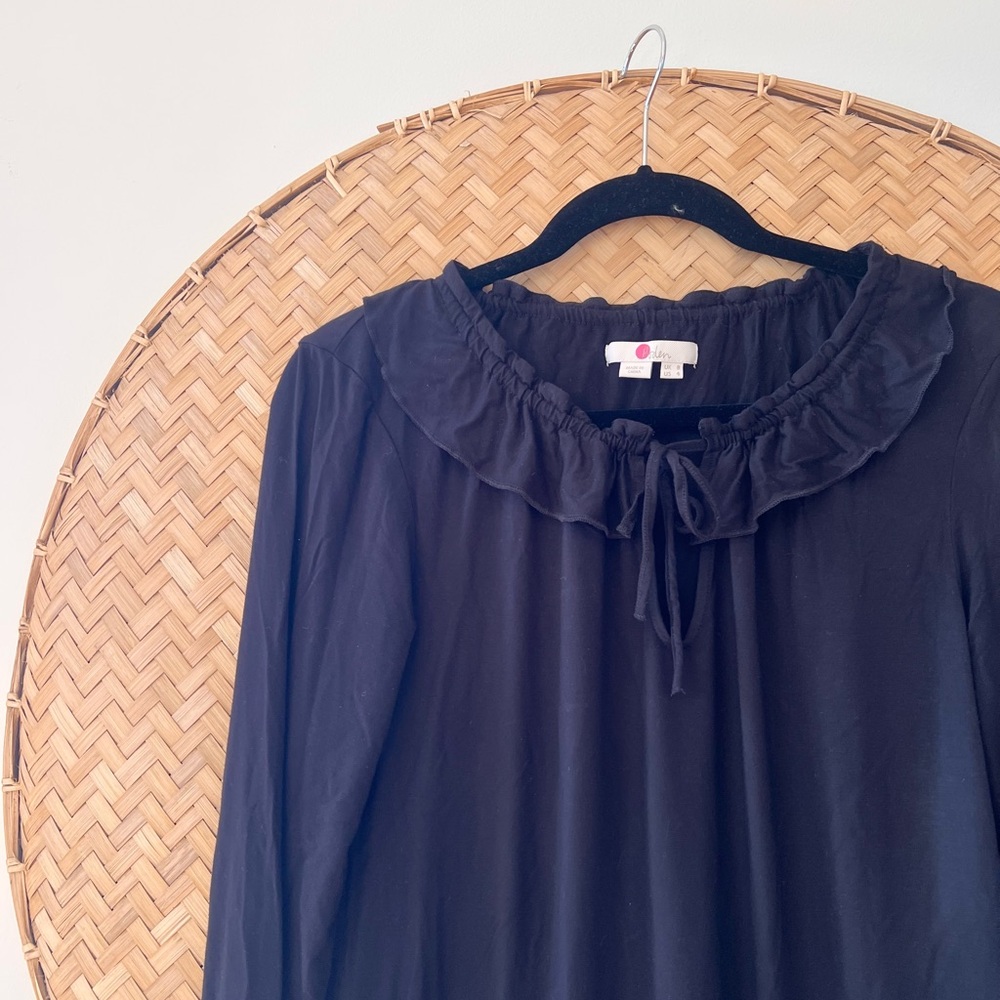 BODEN BLACK LONG SLEEVE TOP W/ RUFFLE COLLAR & KEYHOLE TIE, RUFFLE SLEEVE DETAIL - Picture 5 of 12